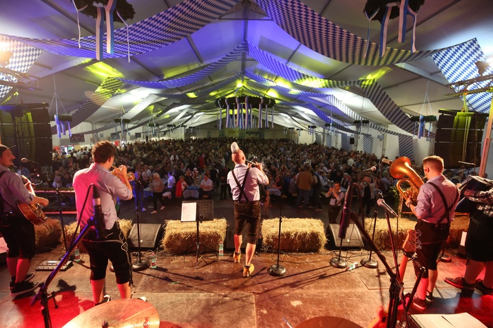 Poskočni muzikanti na Porsche Oktoberfestu 2018